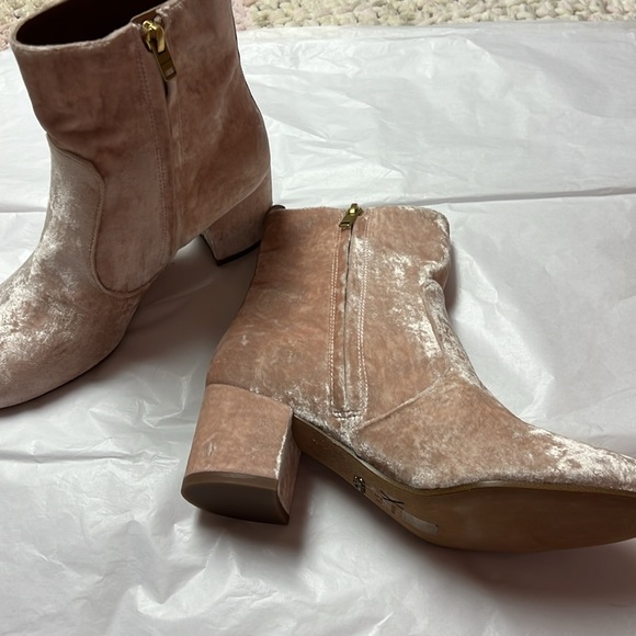NWOT Coach Pink Blush Juliet ankle bootie size 7 - Picture 2 of 11